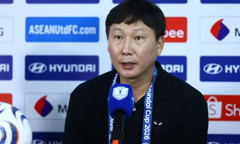 HLV Kim: Tôi ném cái áo trắng đi rồi