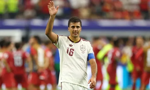 Rodri làm rối tung kế hoạch chuyển nhượng của Real Madrid