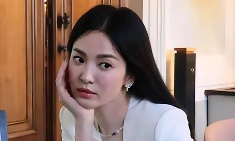 Người khiến Song Hye Kyo liên tục công khai bày tỏ