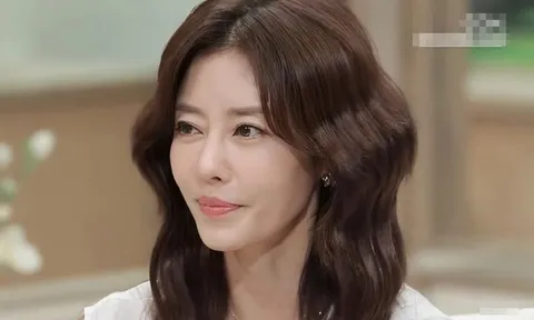 Nữ ca sĩ Lee Ji Hyun mắc bệnh lao sau ly hôn