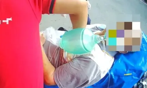 Bị ong đốt vẫn đi đón cháu, cụ ông 80 tuổi suýt mất mạng khi vừa về nhà