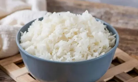 Bữa sáng ăn cơm có gây "nặng bụng"?, chuyên gia đưa ra câu trả lời