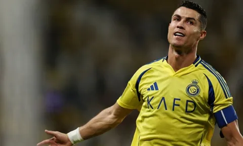 Ronaldo gửi lời chia buồn xúc động tới Messi