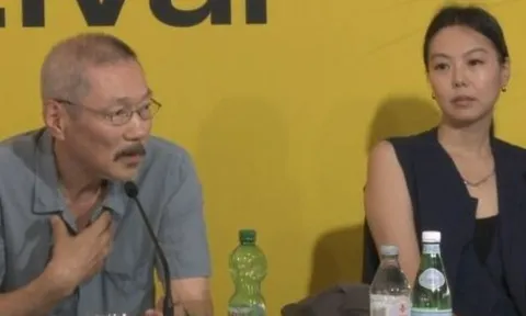 Hong Sang Soo và Kim Min Hee lần đầu xuất hiện công khai sau khi sinh con
