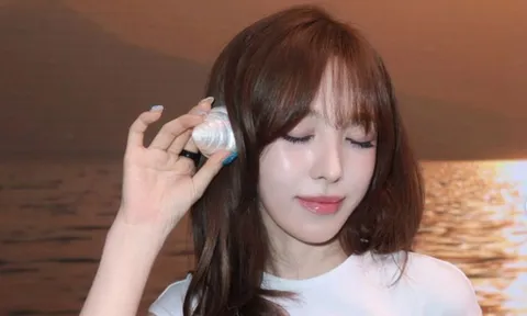 Wendy (Red Velvet) gây chú ý với phong cách đi biển táo bạo
