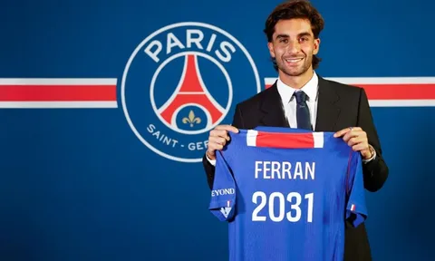 Ferran Torres chính thức tới PSG