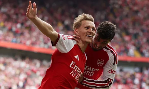 Arsenal giành Siêu cúp Anh sau trận thắng Man City 3-0
