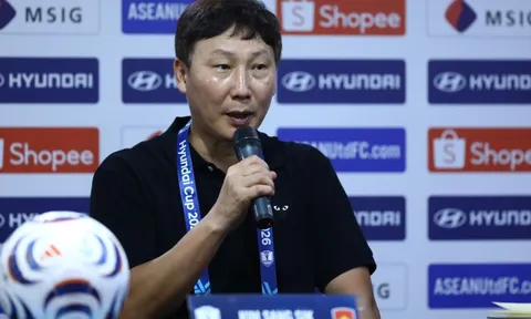 HLV Kim: Thắng 2-0 nhưng trận này khó khăn đấy