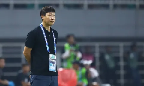 Kim Sang-sik đổi bài khi đấu Malaysia