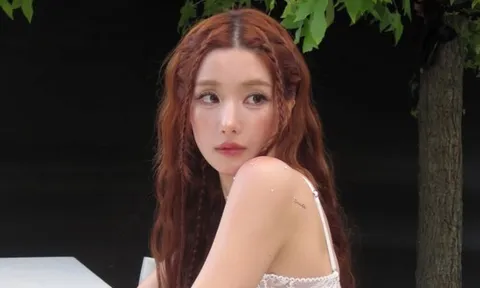 'Nữ thần Waterbomb' Kwon Eun Bi tiếp tục gây 'dậy sóng'