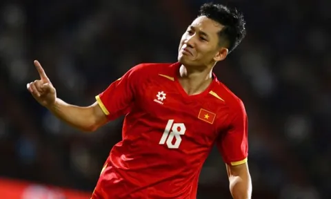 Tuyển Việt Nam thắng Thái Lan 2-0 trên sân khách