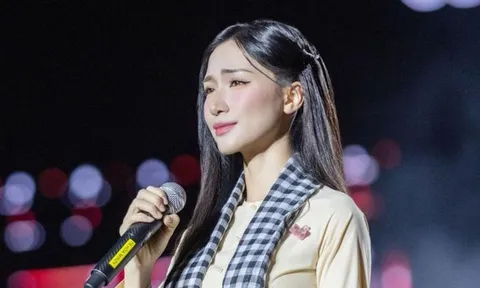 Hòa Minzy gây xúc động trước 40 nghìn khán giả ở Tổ Quốc Trong Tim