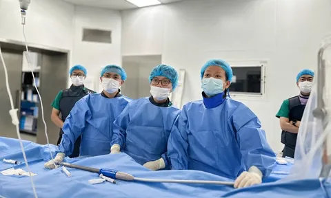 Thoát "cửa tử" nhờ can thiệp nội mạch phình động mạch chủ ngực phức tạp