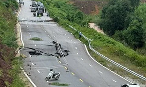 Mưa lớn gây ngập úng, quốc lộ 4B qua Lạng Sơn đứt gãy