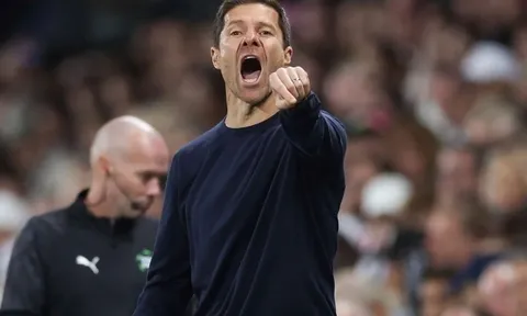 Xabi Alonso giúp Chelsea làm nên lịch sử tại Premier League