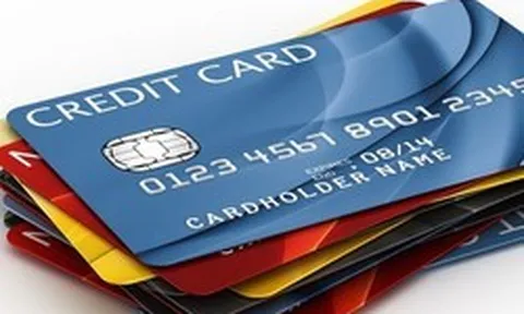 Thẻ Visa và thẻ ATM nội địa khác nhau thế nào, dùng ra sao?