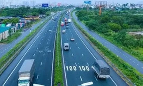 CSGT bắt đầu xử phạt lỗi không giữ khoảng cách an toàn từ 27/8/2026