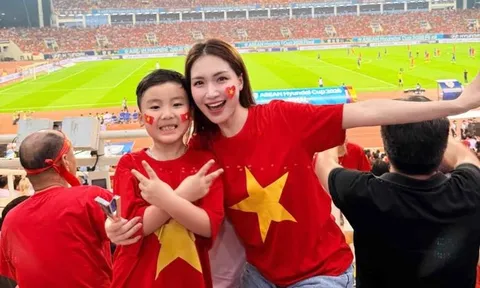 Tuyên bố của Hòa Minzy khi tuyển Việt Nam vô địch ASEAN Cup