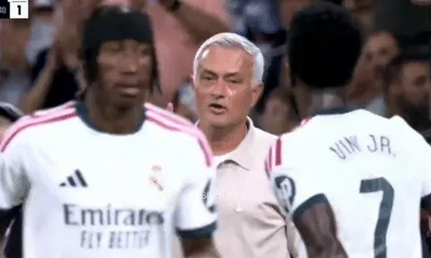 Khoảnh khắc Mourinho đảo ngược tình thế của Vinicius