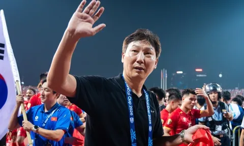 Báo Indonesia gọi kỷ lục của HLV Kim Sang-sik là 'điên rồ'