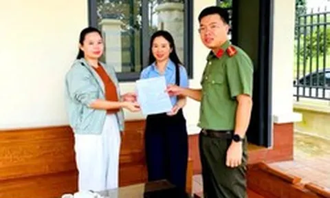 Công an xác minh giao dịch chuyển 40.002.000 đồng vào tài khoản Văn phòng công chứng: Chị Đặng Thị Nhung được mời lên làm việc sau gần 10 tháng