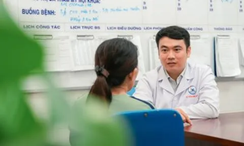 Biến chứng sau làm đẹp, người phụ nữ phải ghép da phục hồi mi mắt