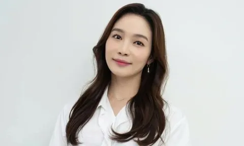 Lee Min Young đau buồn báo tin cha qua đời, bạn trai có tên trong danh sách con rể