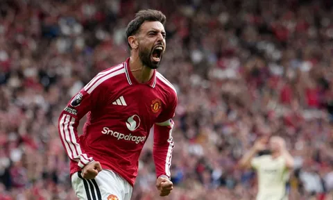 Bruno lập hat-trick trong trận thắng 5-2 của MU