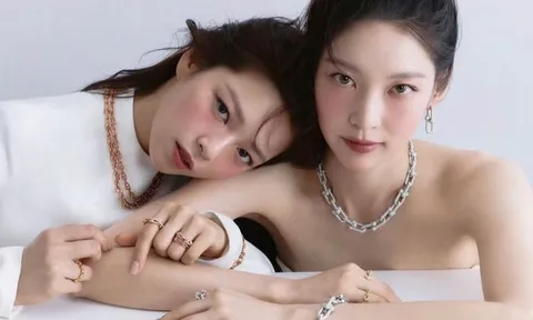 Gong Seung Yeon và Jeongyeon lần đầu chụp ảnh chung sau khi ra mắt