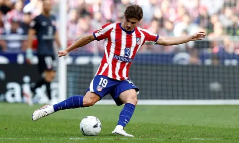 Arsenal dọn đường đón Julian Alvarez