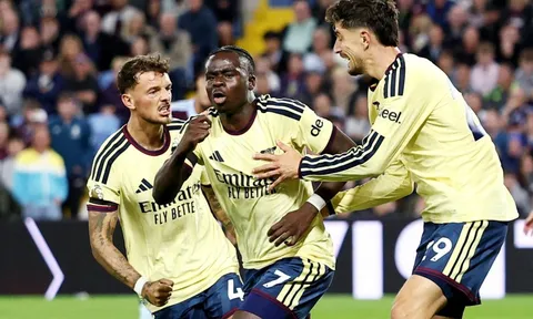 Saka giúp Arsenal thắng nhọc Aston Villa