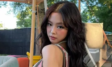 Jennie (BLACKPINK) xuất hiện với hình tượng 'thiên thần sa ngã'