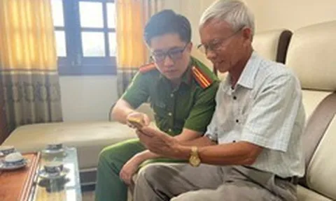 Nhận được 2.400.000 đồng từ tài khoản "HOANG GIA DO", ông Nguyễn Đức Nhi SN 1959 trình báo công an
