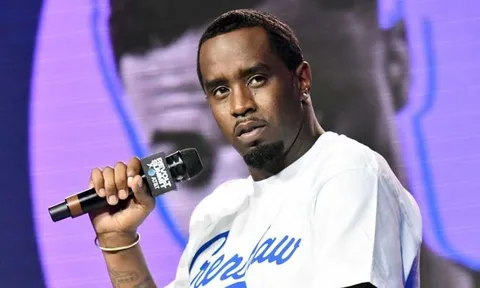 Con trai Sean “Diddy” Combs cầu xin cha được trả tự do ngay trên livestream