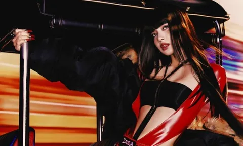 Chưa bao giờ thấy Lisa (BLACKPINK) như thế này!