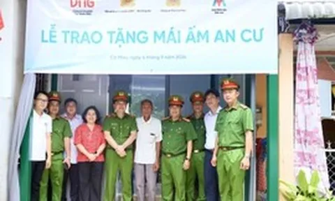 Trao tặng 46 mái ấm an cư cho các hộ dân có hoàn cảnh khó khăn tại Cà Mau