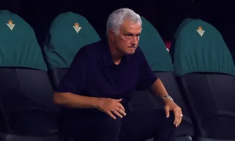 Mourinho cay đắng: 'Tôi không biết vì sao Real thua'