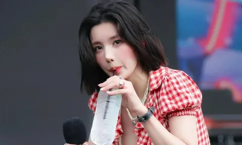 'Nữ thần Waterbomb' Kwon Eun Bi bất ngờ nói về chuyện kết hôn