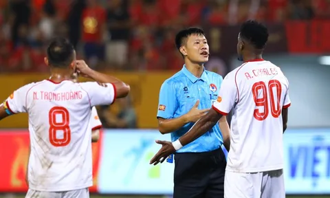 VAR giúp CLB Công an Hà Nội đánh bại Hà Tĩnh