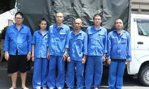 Khởi tố 6 bị can trong đường dây làm giả hồ sơ bán "xe ngân"