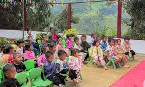 Hơn 12 tỷ đồng từ Quỹ Kiến tạo ước mơ tiếp sức an sinh, chắp cánh giáo dục tại Cà Mau và Điện Biên