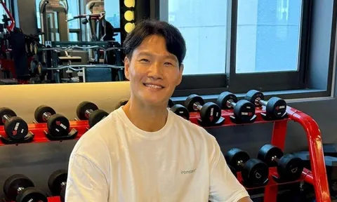 Kim Jong Kook lần đầu khoe vợ sau 1 năm giấu kín, tiết lộ điều bất ngờ