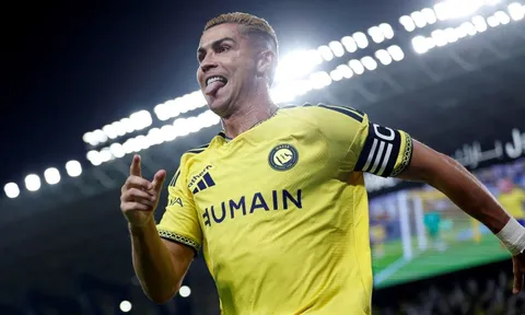 Ronaldo ghi bàn thắng thứ 979