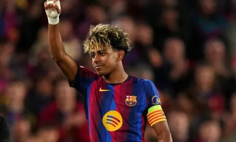 Yamal đi vào lịch sử Champions League