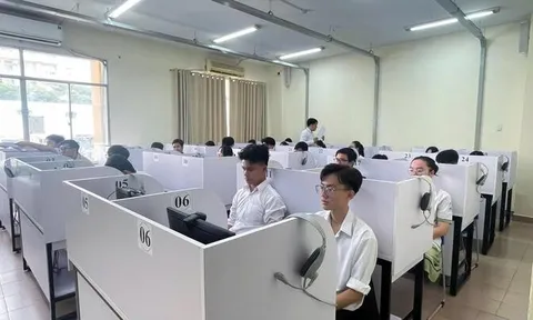 Chuẩn bị điều kiện thí điểm thi tốt nghiệp THPT trên máy tính từ năm 2027