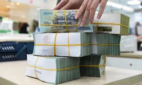 Thu ngân sách 8 tháng vượt 2 triệu tỉ đồng
