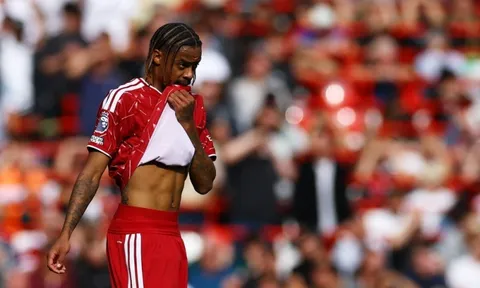 Dàn 'bom tấn' im tiếng, Liverpool hòa trận thứ 3 sau 4 vòng