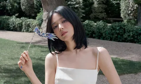 Lựa chọn đúng đắn của Song Hye Kyo ở tuổi 44
