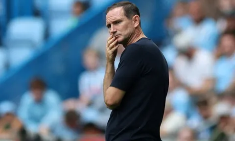 Khởi đầu thảm họa của HLV Lampard