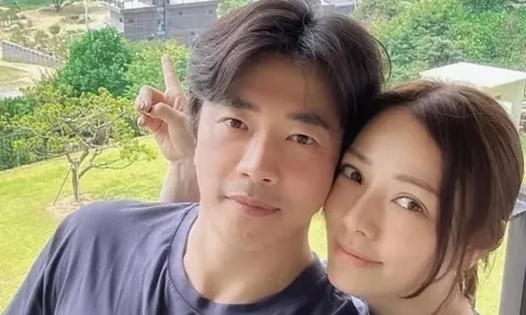 Vợ Kwon Sang Woo trầm trồ khi đi xem BTS diễn ở Mỹ